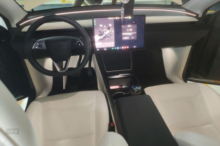Tesla Model Y 2025 #11 Tesla Model Y 2025 car image #11