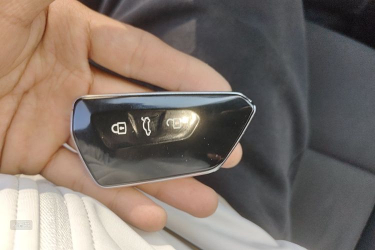 Volkswagen Golf 2020 car image #10