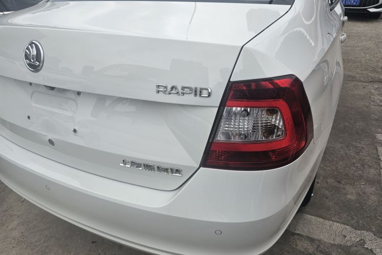 Skoda Rapid 2017 #8 Skoda Rapid 2017 car image #8