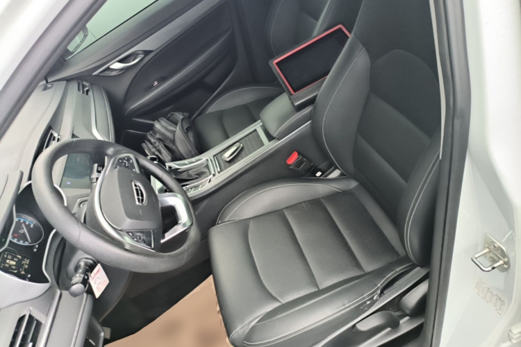 GEELY Emgrand 2021 #15 GEELY Emgrand 2021 car image #15