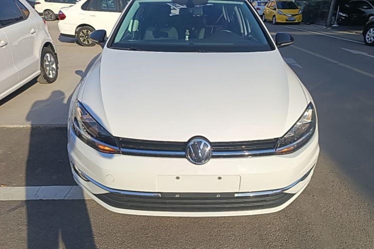 Volkswagen Golf 2020 car image #3