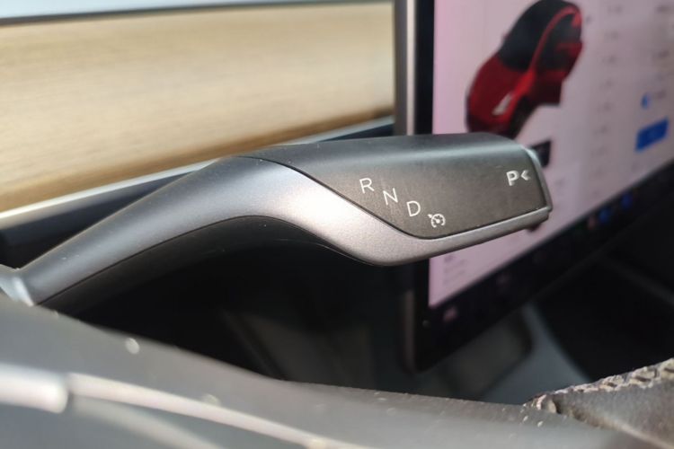 Tesla Model 3 2021 car image #18