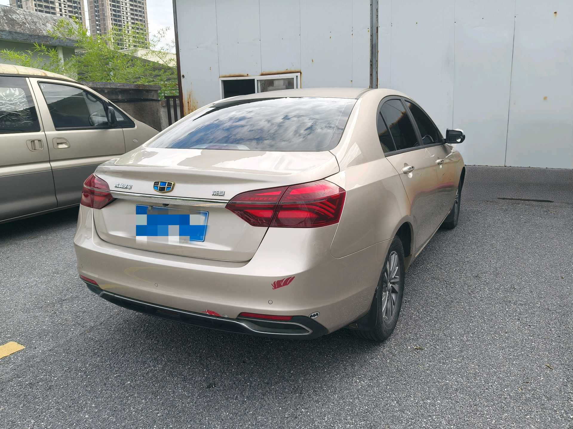 GEELY Emgrand 2019 صورة سيارة #4