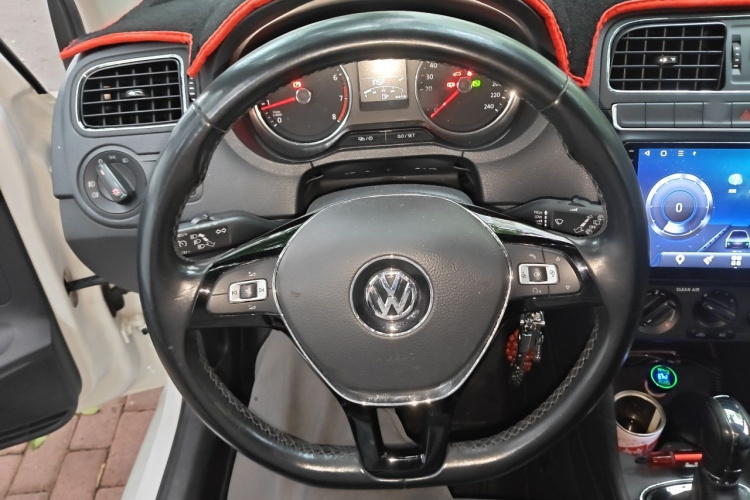 Volkswagen Polo 2017 #11 Volkswagen Polo 2017 car image #11