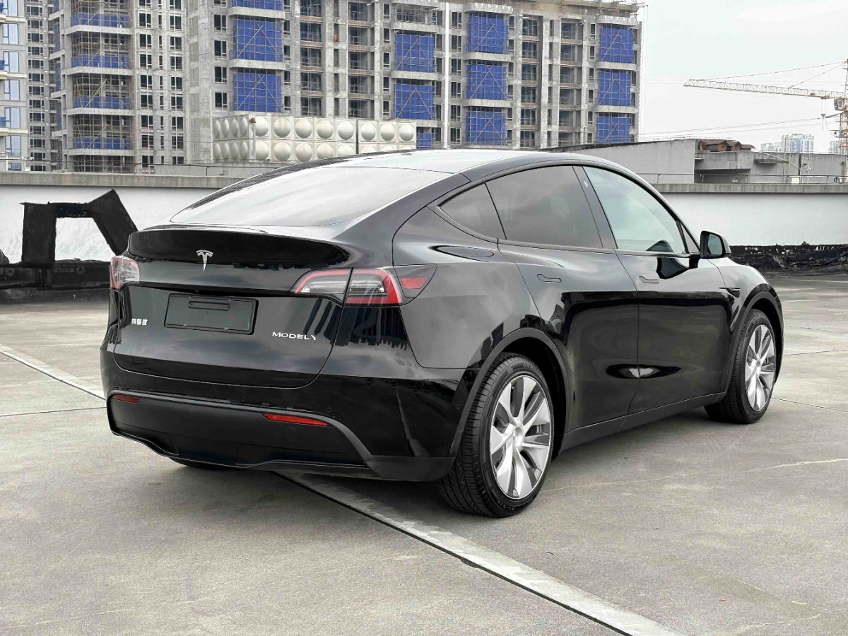 Tesla Model Y 2022 #4 Tesla Model Y 2022 car image #4