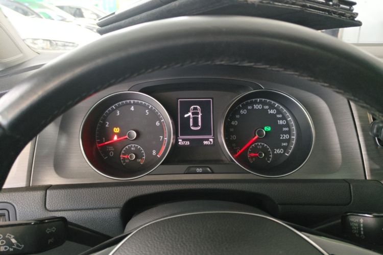 Volkswagen Golf 2016 car image #12