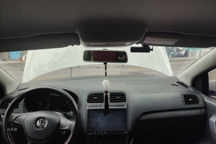 Volkswagen Polo 2016 car image #11
