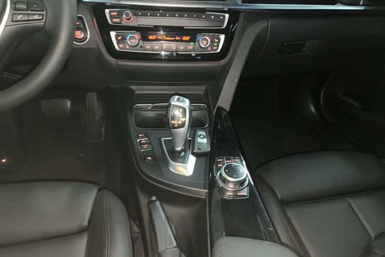 BMW 3 Series GT 2019 #14 BMW 3 Series GT 2019 car image #14