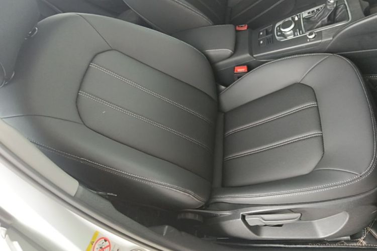 Audi A3 2020 immagine di auto #24