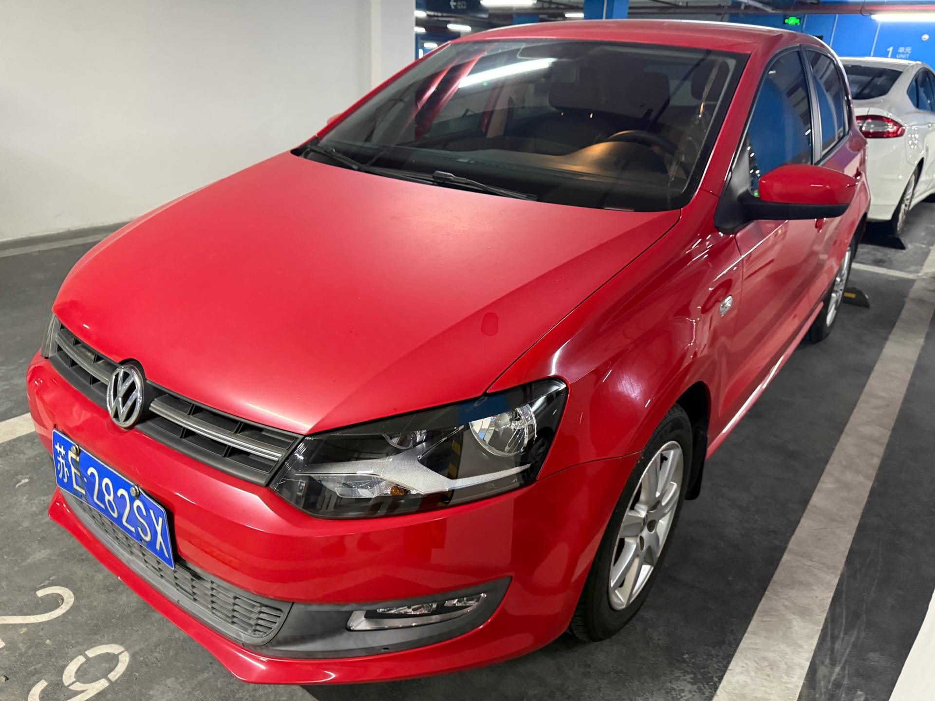 Volkswagen Polo 2013 car image 