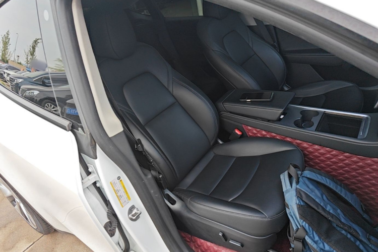 Tesla Model Y 2023 car image #24