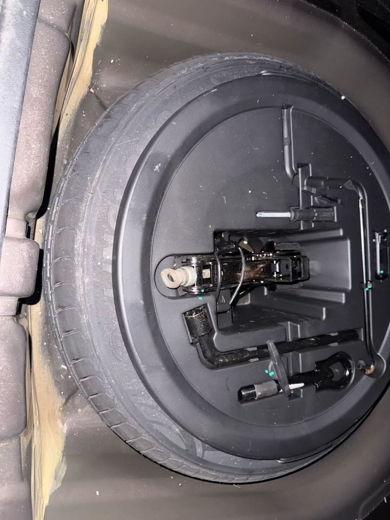 GEELY Emgrand 2016 car image #9