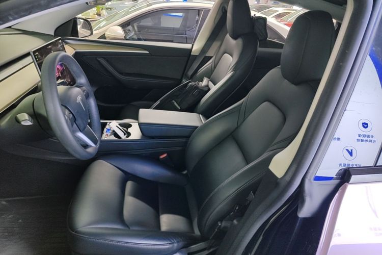 Tesla Model Y 2023 #19 Tesla Model Y 2023 car image #19