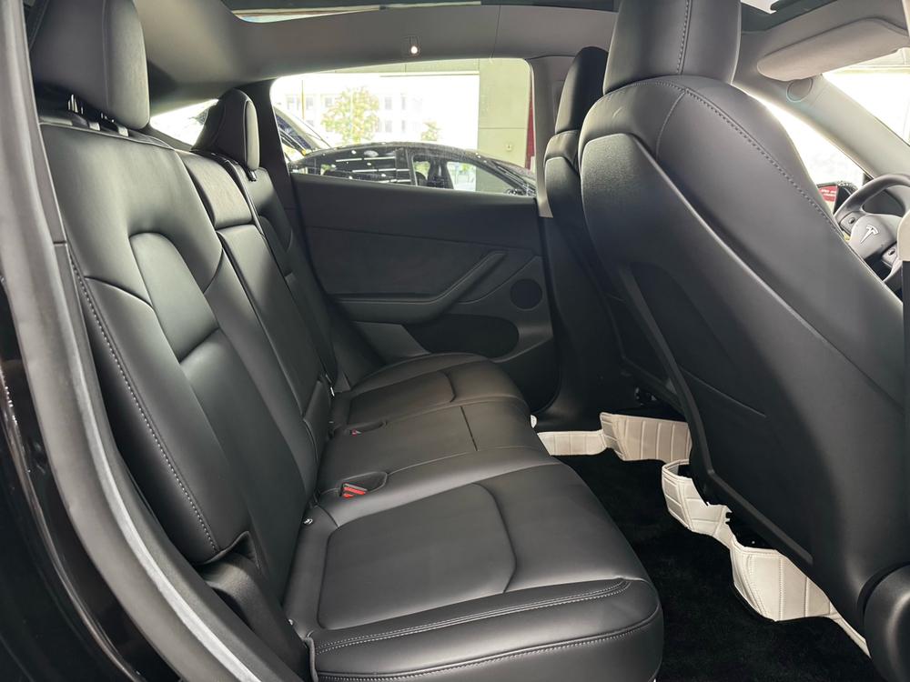 Tesla Model Y 2022 #15 Tesla Model Y 2022 car image #15