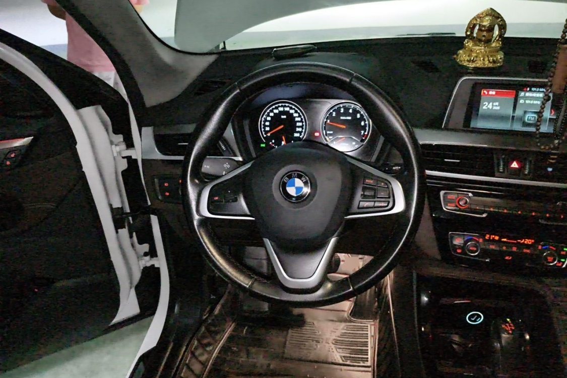 BMW X1 2018 #22 BMW X1 2018 car image #22