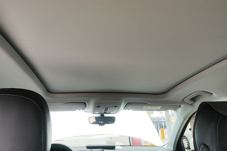 Audi Q3 2020 car image #18
