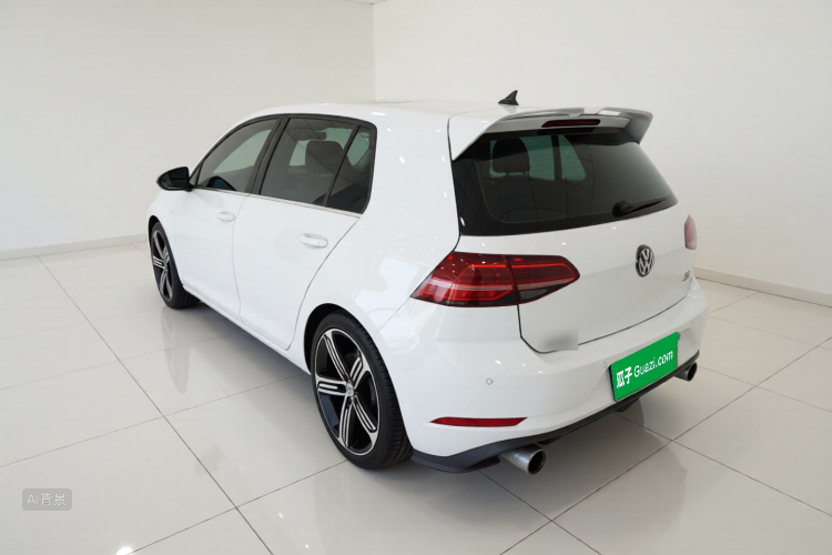 Volkswagen Golf 2019 car image #5
