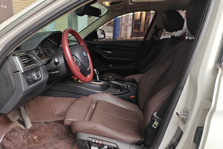 BMW 3 Series 2018 car image #17
