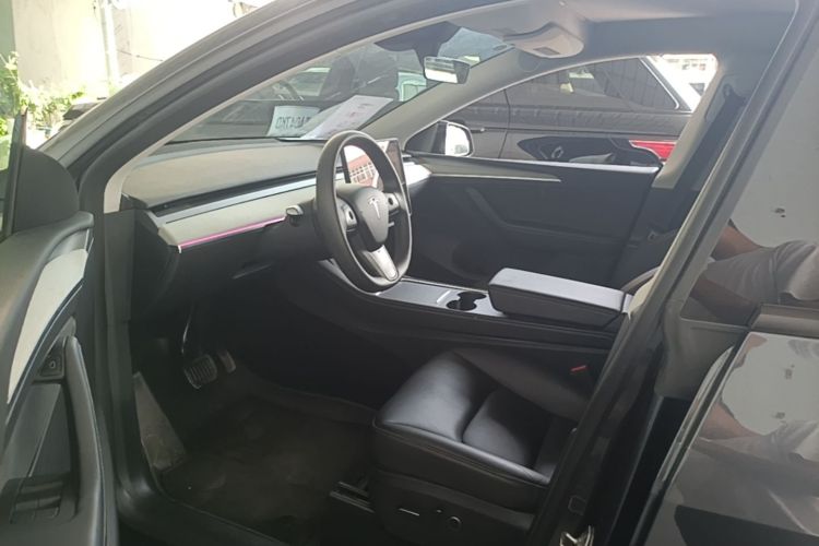 Tesla Model Y 2024 #15 Tesla Model Y 2024 car image #15