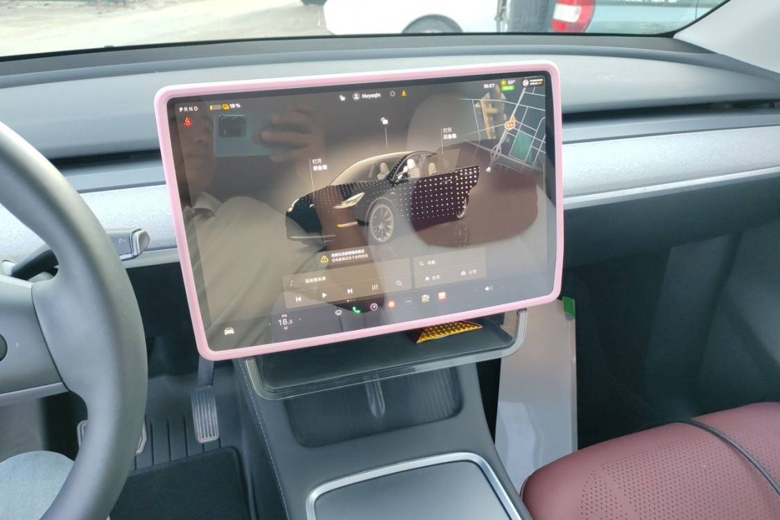 Tesla Model Y 2024 #26 Tesla Model Y 2024 car image #26