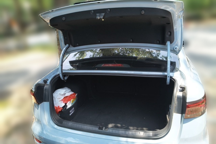 GEELY Emgrand 2023 car image #17
