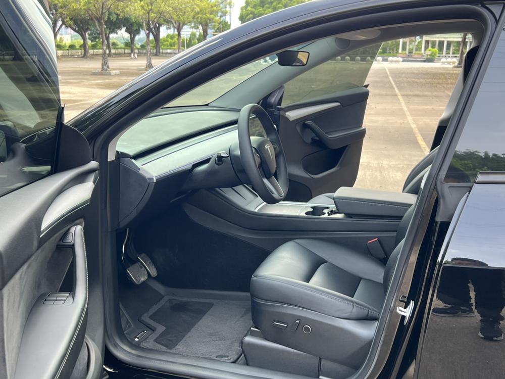 Tesla Model Y 2024 car image #17