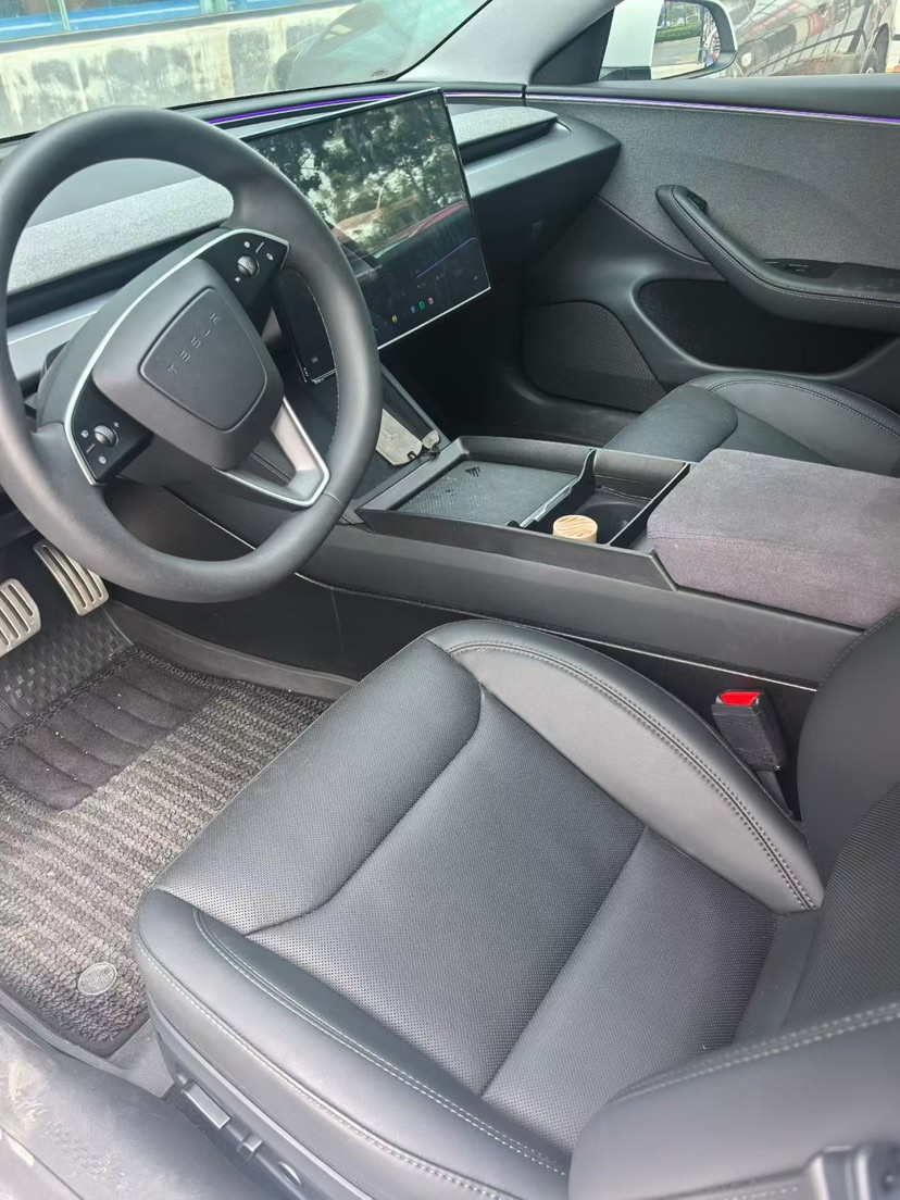 Tesla Model 3 2026 immagine di auto #3