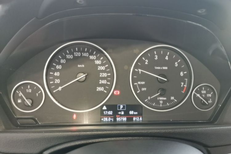 BMW 3 Series 2017 car image #23