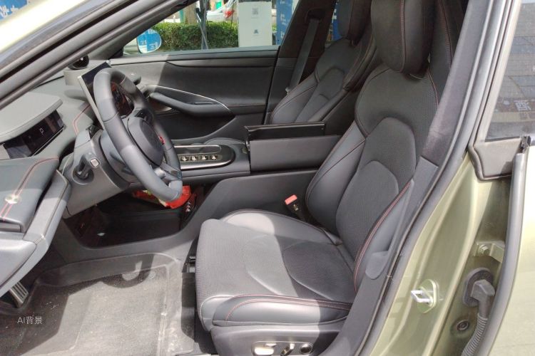 MI SU7 2024 immagine di auto #17