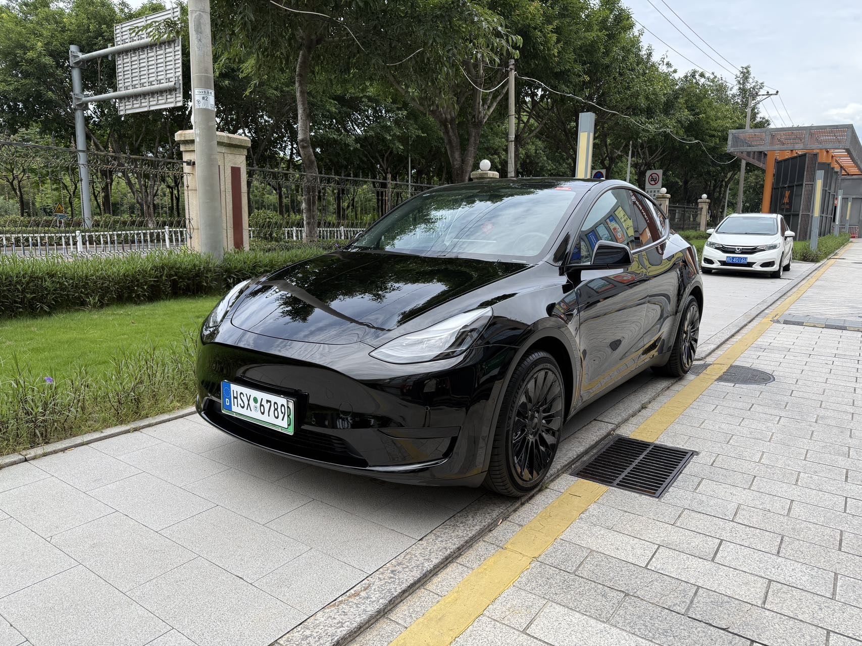 Tesla Model Y 2022 car image 