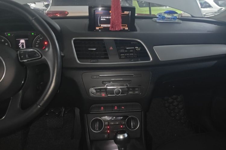 Audi Q3 2017 #13 Audi Q3 2017 car image #13