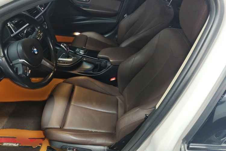 BMW 3 Series 2019 immagine di auto #15