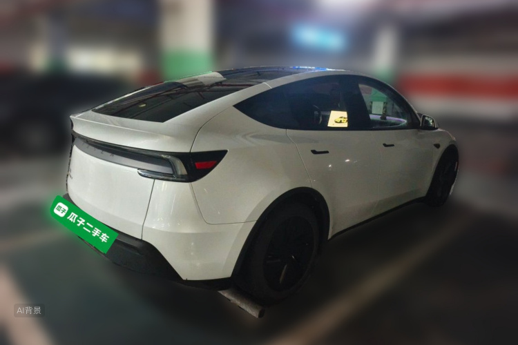Tesla Model Y 2025 car image #7