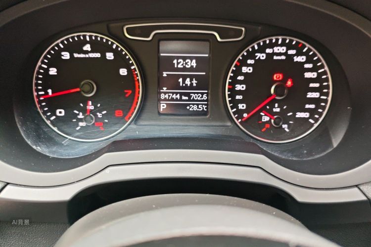 Audi Q3 2015 car image #14