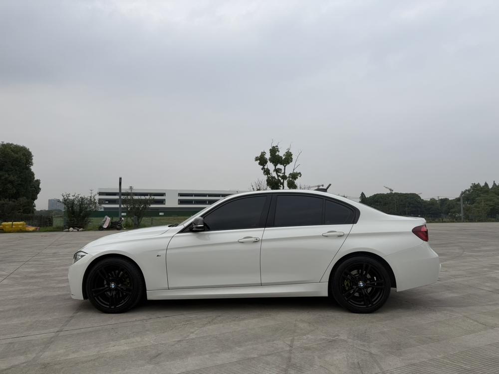 BMW 3 Series 2019 immagine di auto #4