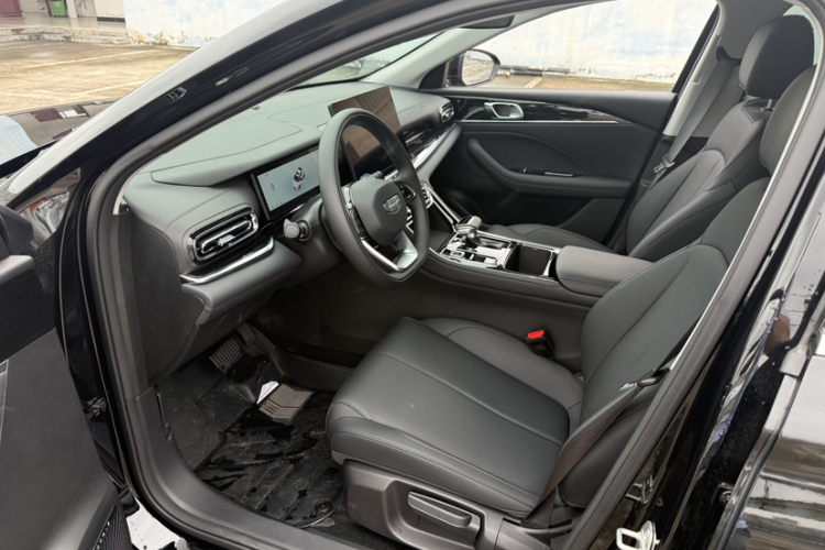 GEELY Emgrand 2025 car image #13