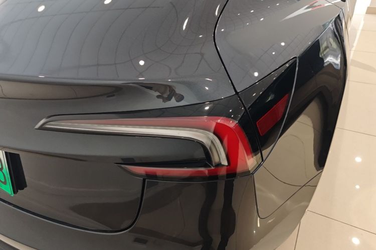 Tesla Model 3 2024 immagine di auto #8
