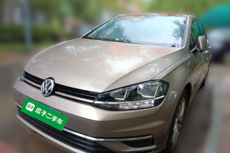 Volkswagen Golf 2018 car image #2
