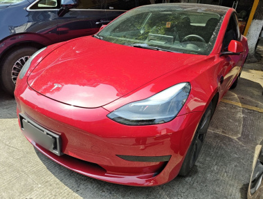 Tesla Model 3 2022 immagine di auto 