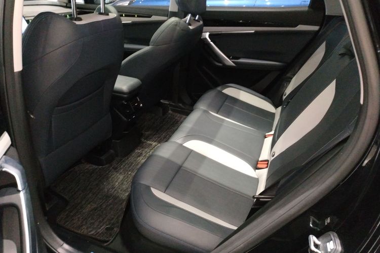 GEELY Boyue L 2024 car image #17