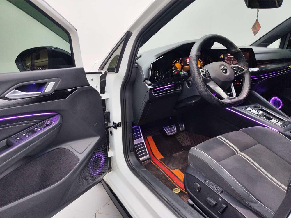 Volkswagen Golf 2023 car image #18