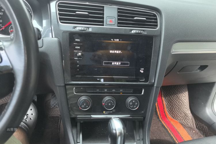 Volkswagen Golf 2020 car image #15