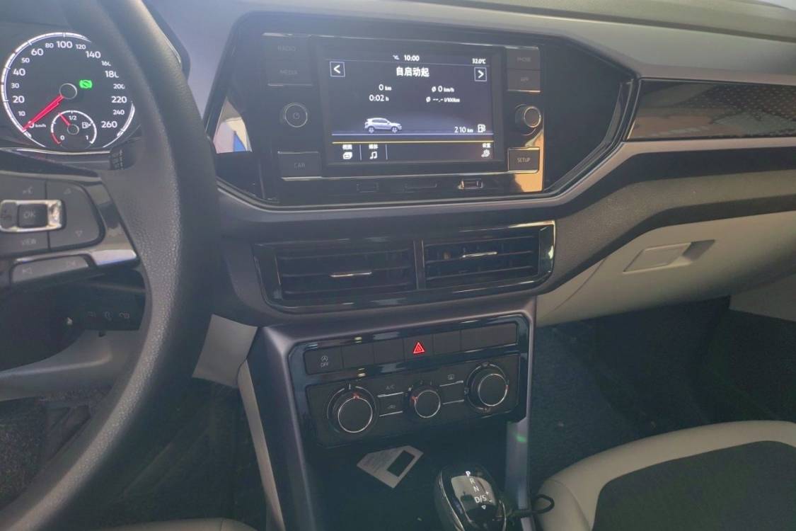 Volkswagen T-Cross 2019 car image #26