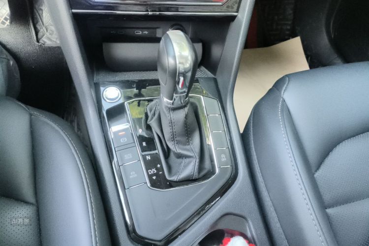 Volkswagen Tharu 2022 car image #16
