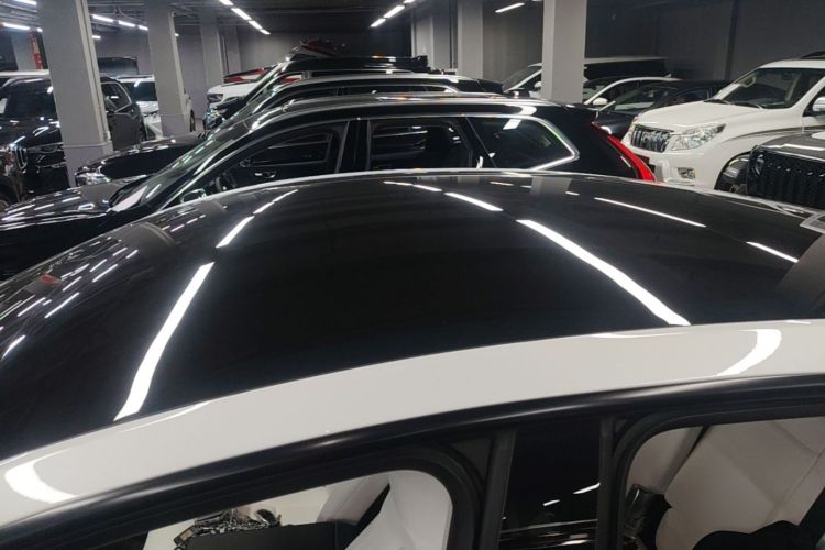 Tesla Model Y 2021 car image #25