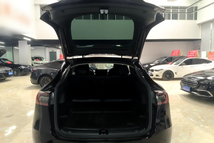 Tesla Model Y 2023 #19 Tesla Model Y 2023 immagine di auto #19