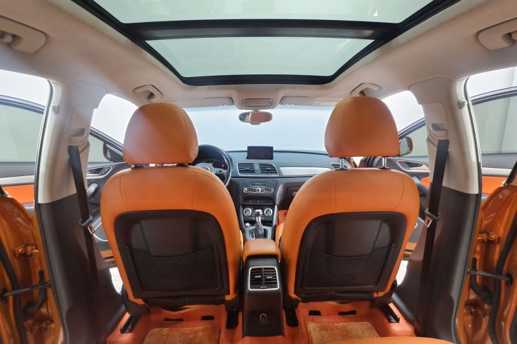 Audi Q3 2015 car image #11