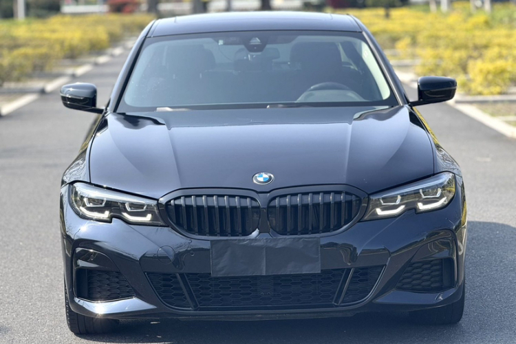 BMW 3 Series 2022 car image #3