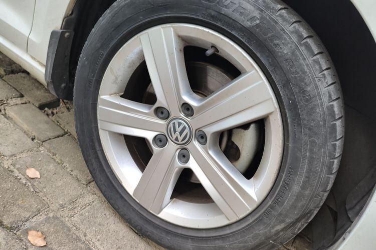 Volkswagen Golf 2017 car image #9