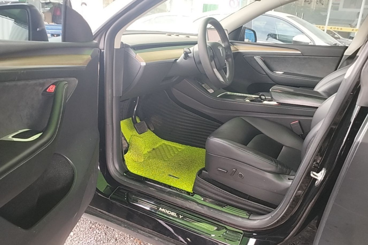 Tesla Model Y 2022 #12 Tesla Model Y 2022 car image #12